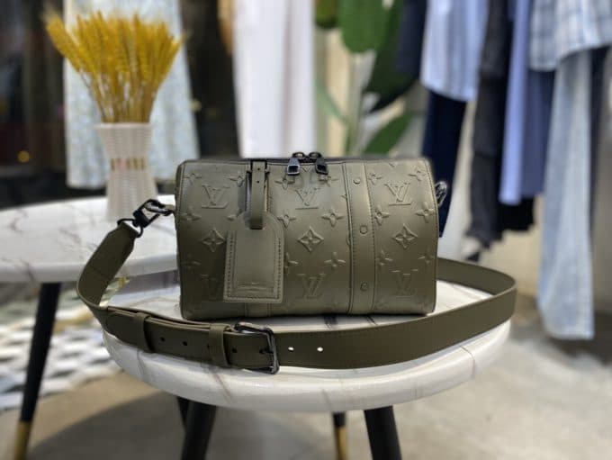 人気高級ルイヴィトンバッグコピー 2021新品注目度NO.1 Louis Vuitton メンズ ショルダーバッグ