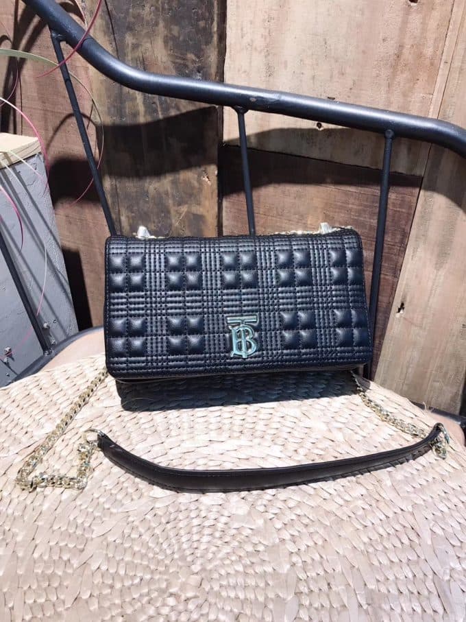 2019秋冬新作☆超売れ筋バーバリー(BURBERRY)☆レディース ショルダーバッグコピー☆特別価格にて販売!!今一番流行っている人気アイテム!!