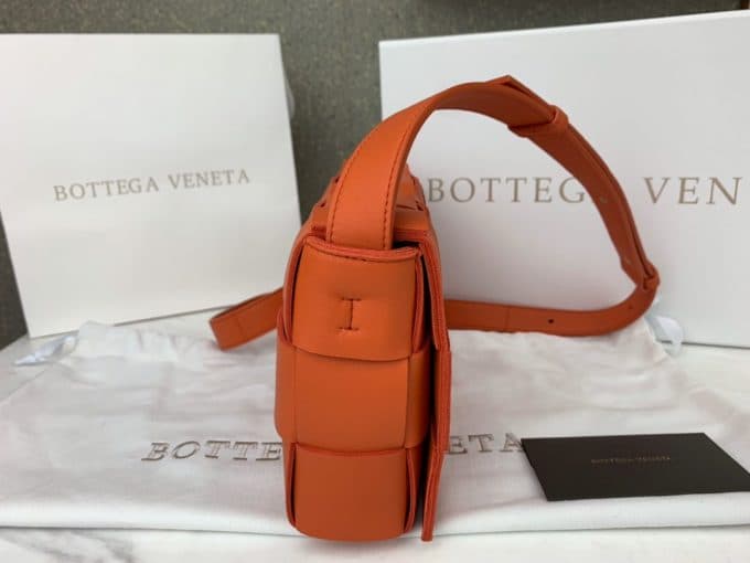 2019秋冬新作☆超売れ筋ボッテガヴェネタ(Bottega Veneta)☆レディース ショルダーバッグコピー☆特別価格にて販売!!今一番流行っている人気アイテム!! - 画像 (3)