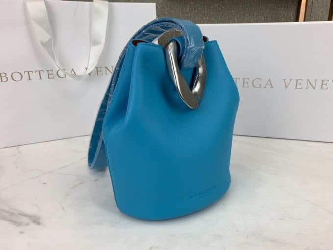 2019人気新作ボッテガヴェネタ(Bottega Veneta)☆レディースバケツバッグコピー☆どんなアイテムとも相性がいい！絶賛発売中！！ - 画像 (2)