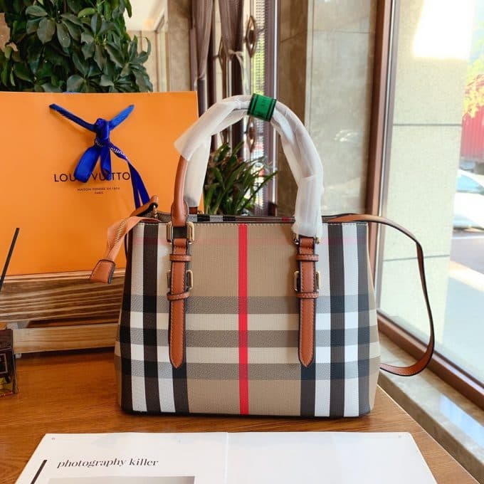 2019人気新作バーバリー(BURBERRY)☆レディース ハンドバックコピー☆どんなアイテムとも相性がいい！絶賛発売中！！ - 画像 (4)
