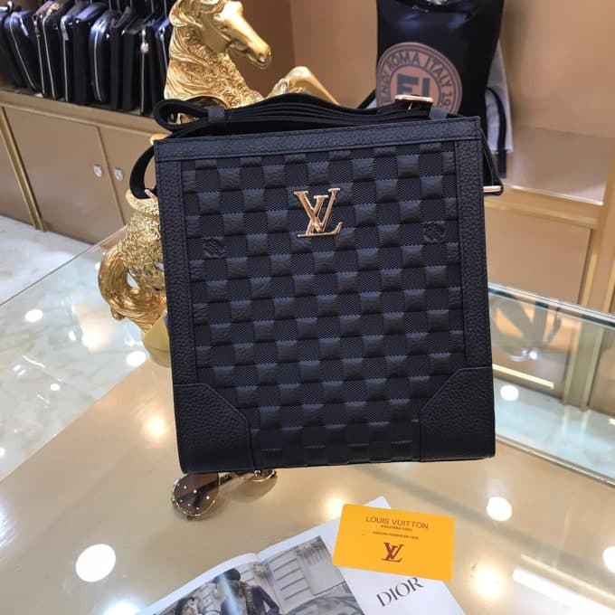 ルイヴィトンバッグコピー 定番人気2021新品 Louis Vuitton メンズ ショルダーバッグ