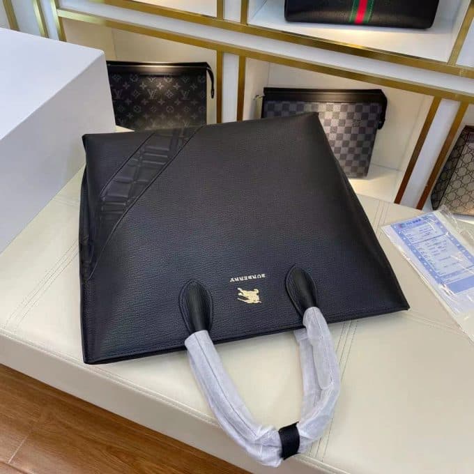 人気高級バーバリーバッグコピー 定番人気2021新品 BURBERRY メンズ トートバッグ - 画像 (3)