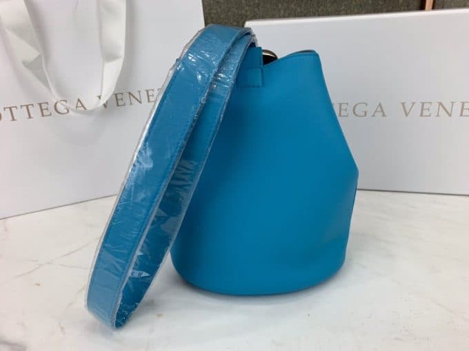 2019人気新作ボッテガヴェネタ(Bottega Veneta)☆レディースバケツバッグコピー☆どんなアイテムとも相性がいい！絶賛発売中！！ - 画像 (4)