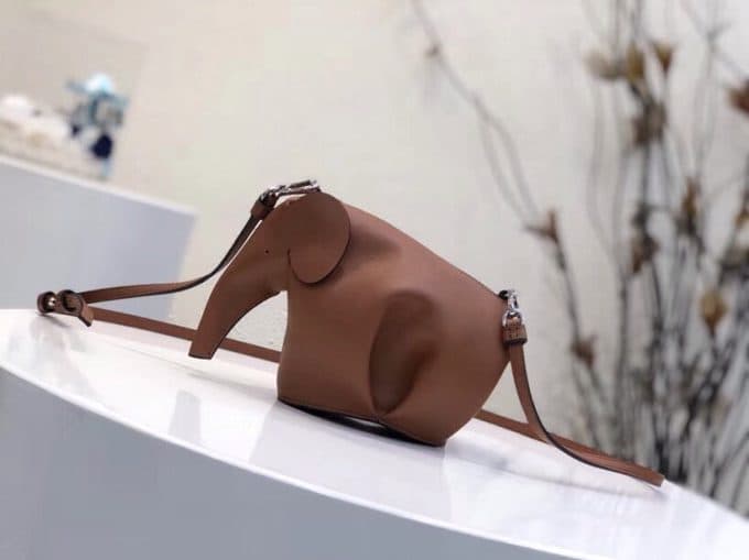 人気高級ロエベバッグコピー 2021新品注目度NO.1 Loewe男女兼用 ショルダーバッグ