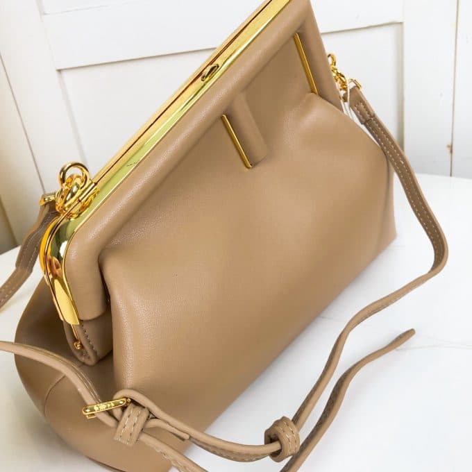 フェンディバッグコピー 2022新品注目度NO.1 FENDI レディース ショルダーバッグ - 画像 (3)