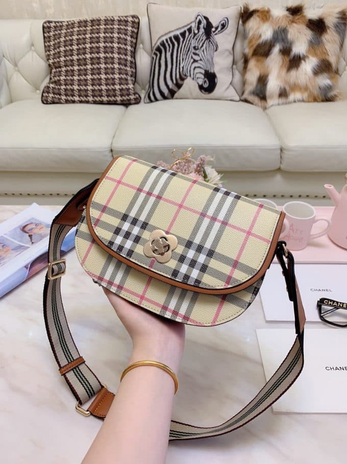 2019大人気爆発バーバリー(BURBERRY)☆レディース ショルダーバッグコピー☆人気商品今流行り欠かせない存在☆★ - 画像 (4)