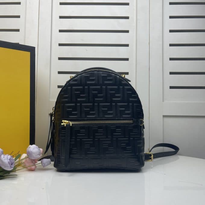 フェンディバッグコピー 大人気2022新品 FENDI レディース バックパック