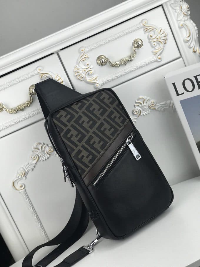 フェンディバッグコピー 定番人気2021新品 FENDI メンズ ボディバッグ