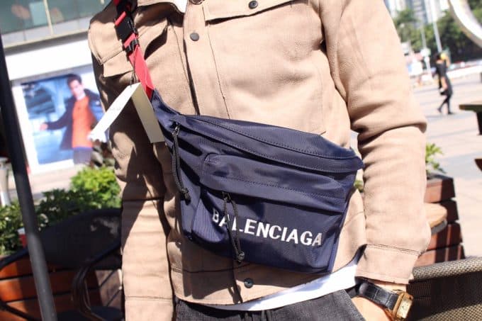 バレンシアガバッグコピー 定番人気2021新品 BALENCIAGA 男女兼用 ボディバッグ - 画像 (4)