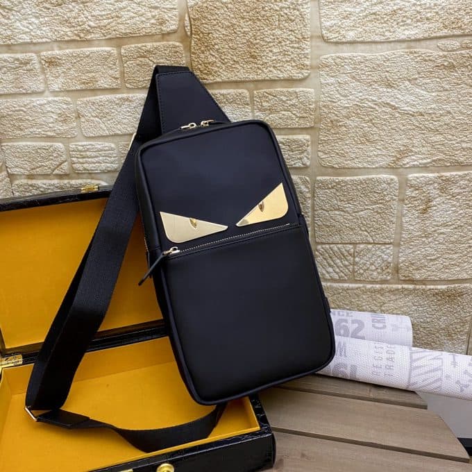 フェンディバッグコピー 定番人気2021新品 FENDI メンズ ボディバッグ