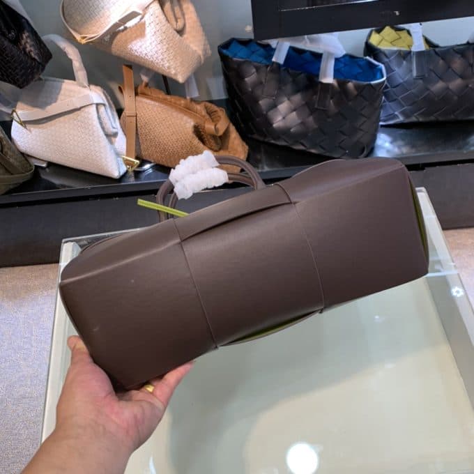 ボッテガヴェネタバッグコピー 定番人気2021新品 Bottega Veneta メンズ トートバッグ - 画像 (4)