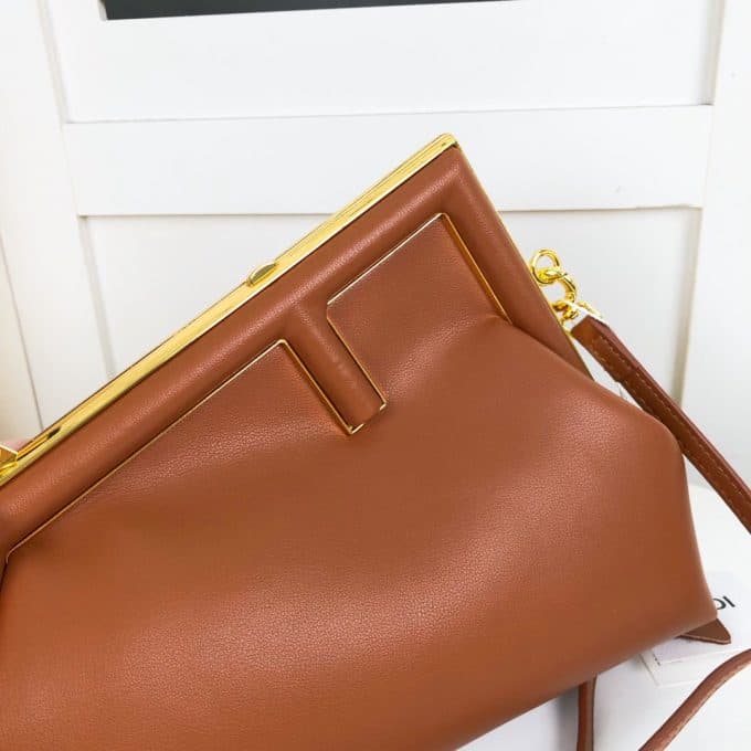 フェンディバッグコピー 定番人気2022新品 FENDI レディース ショルダーバッグ - 画像 (2)