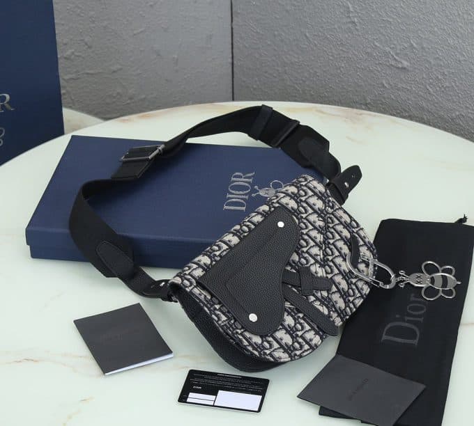 ディオールバッグコピー 定番人気2021新品 Dior メンズ ショルダーバッグ