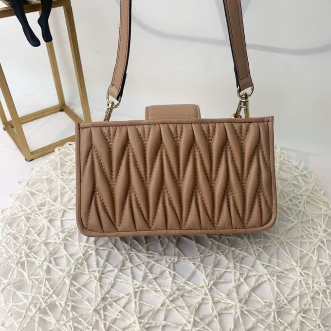2019秋冬注目度NO.1ミュウミュウ(MIUMIU)☆ ショルダーバッグコピー☆特別価格にて販売!!アイテム続々追加中♪♪♪ - 画像 (5)