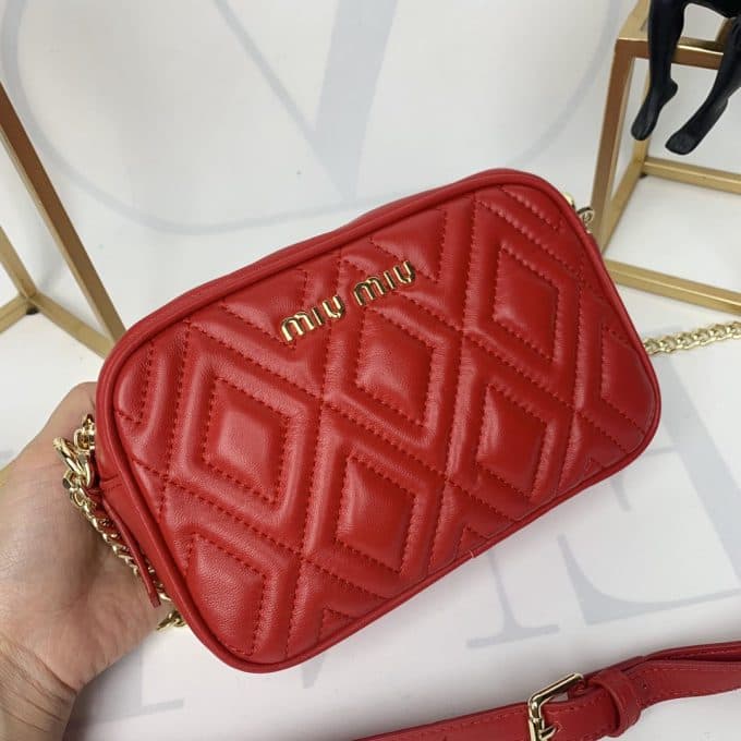 2019秋冬高品質ミュウミュウ(MIUMIU)☆ ショルダーバッグコピー☆気持ちの良い触り心地♪相性抜群！ - 画像 (2)