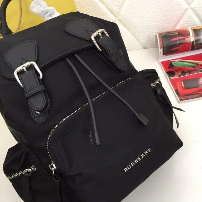 バーバリーバッグコピー 2021新品注目度NO.1 BURBERRY 男女兼用 バックパック - 画像 (4)