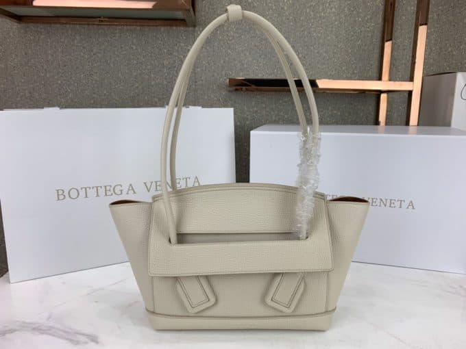 2019人気新作ボッテガヴェネタ(Bottega Veneta)☆レディース ハンドバックコピー☆どんなアイテムとも相性がいい！絶賛発売中！！