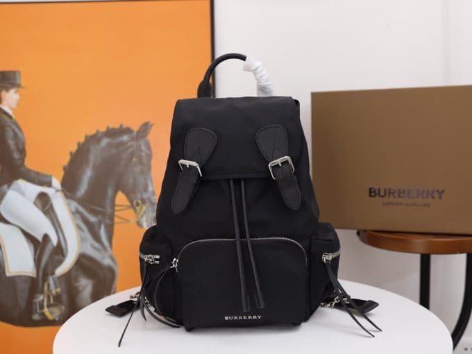 バーバリーバッグコピー 2021新品注目度NO.1 BURBERRY 男女兼用 バックパック