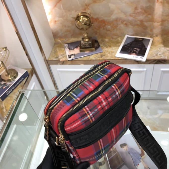 バーバリーバッグコピー 定番人気2021新品 BURBERRY メンズ ショルダーバッグ - 画像 (4)