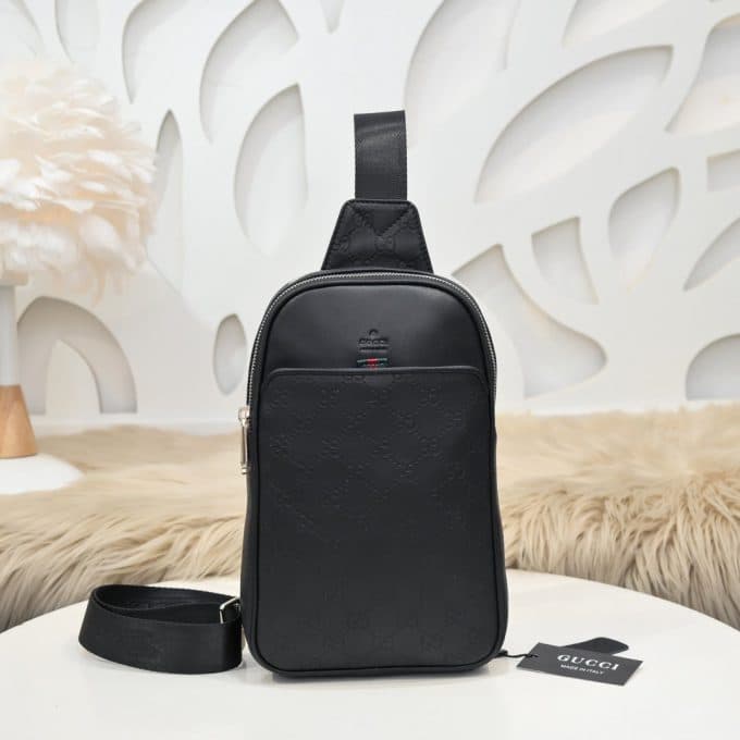 グッチバッグコピー 2021新品注目度NO.1 GUCCI メンズ ボディバッグ