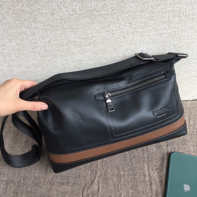 プラダバッグコピー 2021新品注目度NO.1 PRADA メンズ ショルダーバッグ