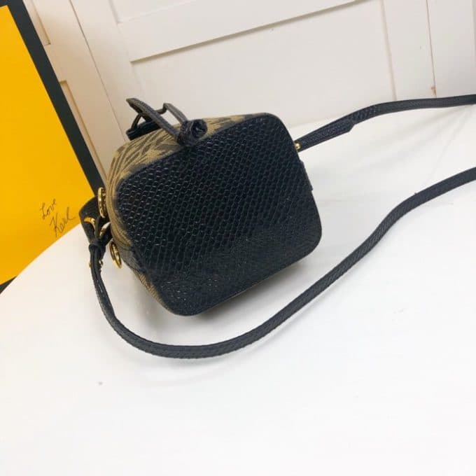 フェンディバッグコピー 2022新品注目度NO.1 FENDI レディース バケツバッグ - 画像 (4)
