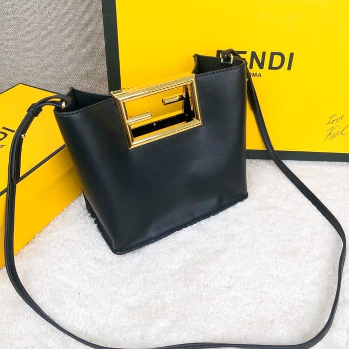 フェンディバッグコピー 定番人気2022新品 FENDI レディース ショルダーバッグ - 画像 (2)