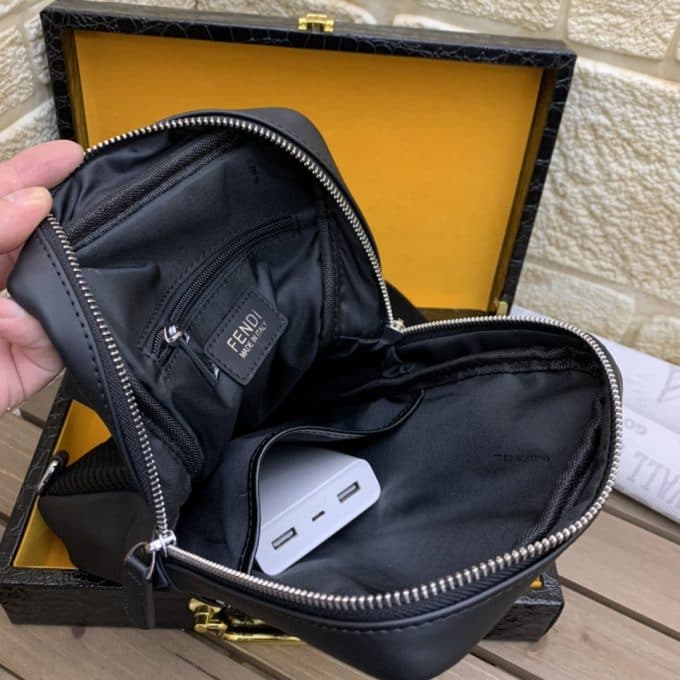 フェンディバッグコピー 定番人気2021新品 FENDI メンズ ボディバッグ - 画像 (9)