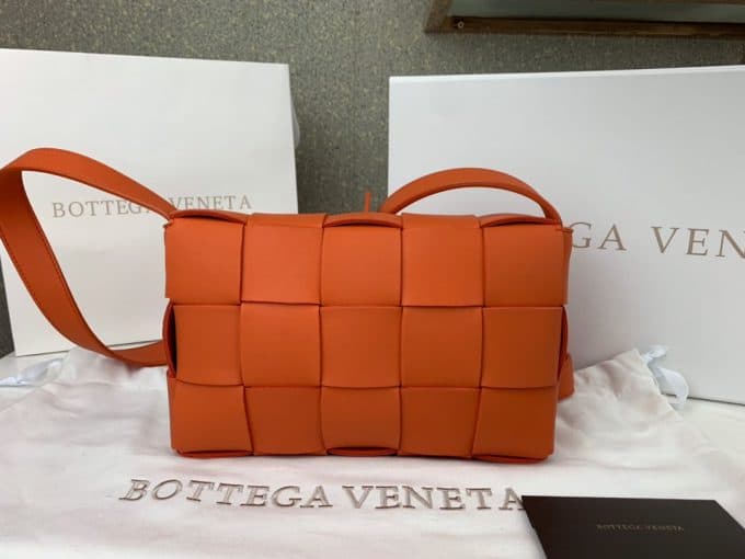 2019秋冬新作☆超売れ筋ボッテガヴェネタ(Bottega Veneta)☆レディース ショルダーバッグコピー☆特別価格にて販売!!今一番流行っている人気アイテム!! - 画像 (4)