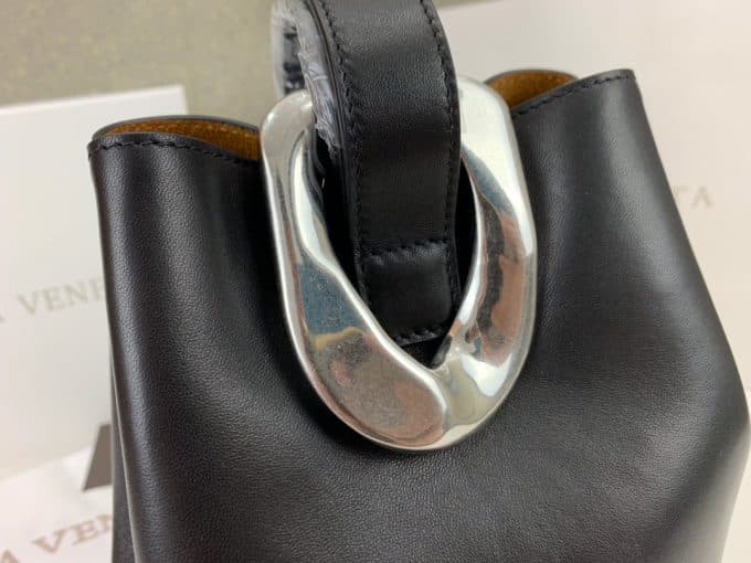 2019秋冬新作☆超売れ筋ボッテガヴェネタ(Bottega Veneta)☆レディースバケツバッグコピー☆特別価格にて販売!!今一番流行っている人気アイテム!! - 画像 (6)