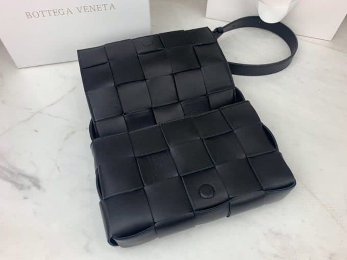 2019秋冬新作☆超売れ筋ボッテガヴェネタ(Bottega Veneta)☆レディース ショルダーバッグコピー☆特別価格にて販売!!今一番流行っている人気アイテム!! - 画像 (9)
