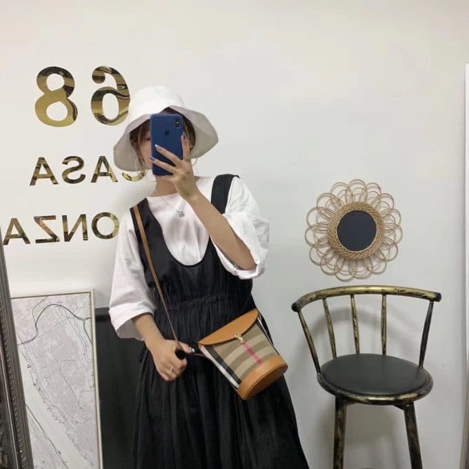 2019秋冬大人気バーバリー(BURBERRY)☆レディース バケツバッグコピー☆絶品定番商品!今から活躍!絶賛発売中！♪♪ - 画像 (3)