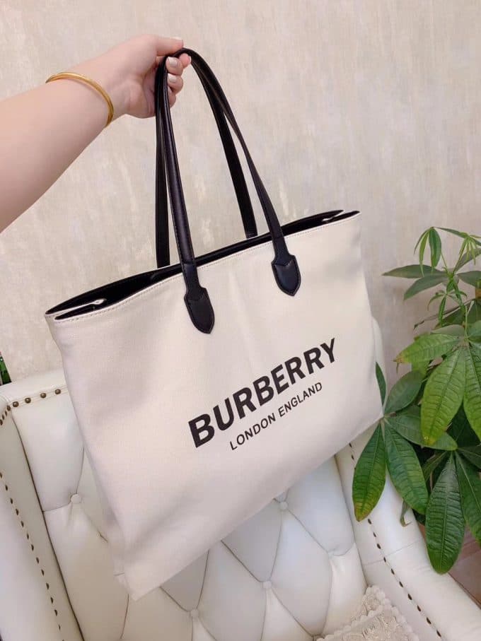 2019秋冬定番商品バーバリー(BURBERRY)☆レディース トートバッグコピー☆爆発人気商品!数量限定発表★♫♪ - 画像 (7)