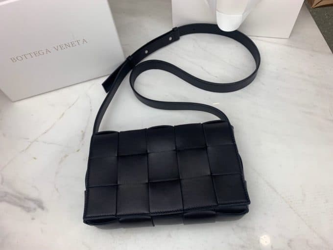 2019秋冬新作☆超売れ筋ボッテガヴェネタ(Bottega Veneta)☆レディース ショルダーバッグコピー☆特別価格にて販売!!今一番流行っている人気アイテム!! - 画像 (5)