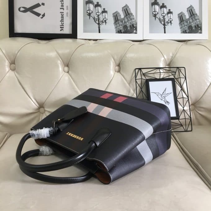2019秋冬新作☆超売れ筋バーバリー(BURBERRY)☆レディース ハンドバックコピー☆特別価格にて販売!!今一番流行っている人気アイテム!! - 画像 (7)