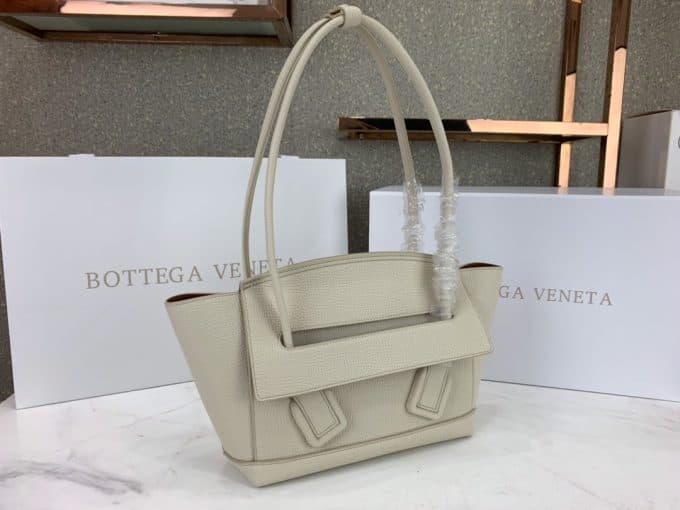 2019人気新作ボッテガヴェネタ(Bottega Veneta)☆レディース ハンドバックコピー☆どんなアイテムとも相性がいい！絶賛発売中！！ - 画像 (2)