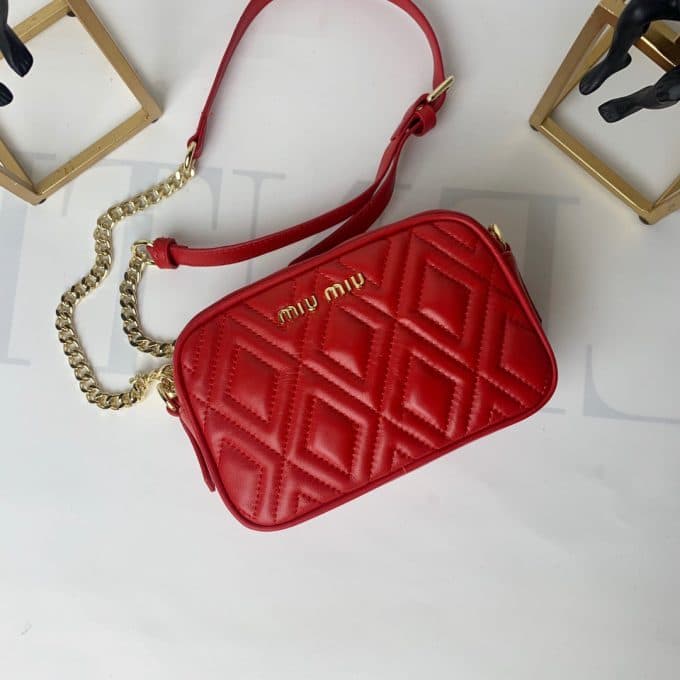 2019秋冬高品質ミュウミュウ(MIUMIU)☆ ショルダーバッグコピー☆気持ちの良い触り心地♪相性抜群！ - 画像 (4)