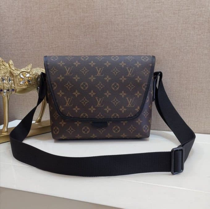 高品質ルイヴィトンバッグコピー 2021新品注目度NO.1 Louis Vuitton メンズ ショルダーバッグ