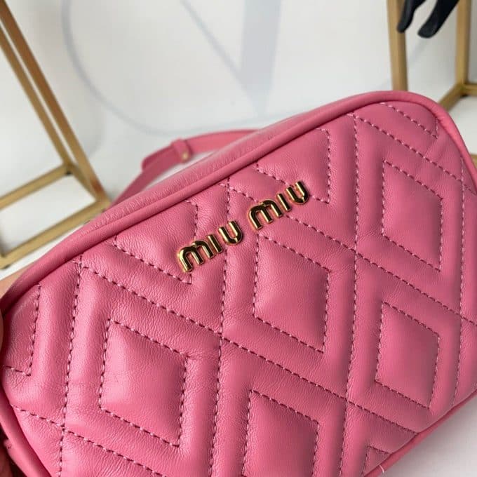 2019秋冬高品質ミュウミュウ(MIUMIU)☆ ショルダーバッグコピー☆気持ちの良い触り心地♪相性抜群！ - 画像 (6)