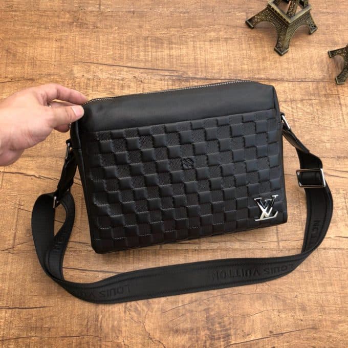 ルイヴィトンバッグコピー 2021新品注目度NO.1 Louis Vuitton メンズ ショルダーバッグ