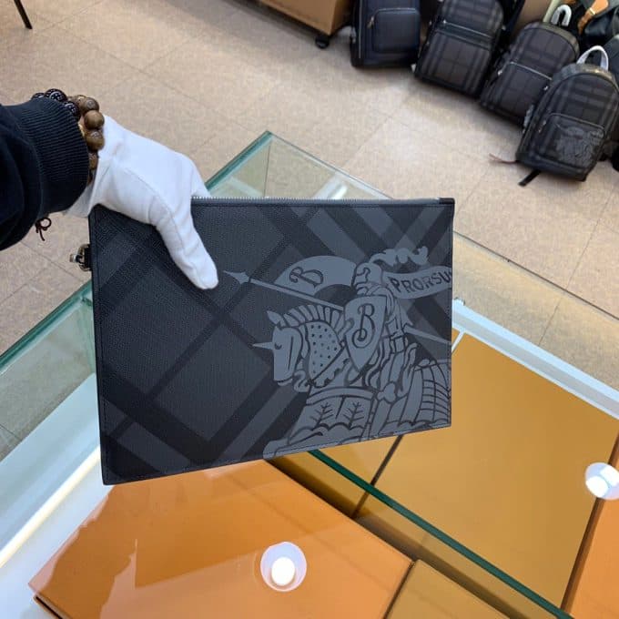 バーバリーバッグコピー 2021新品注目度NO.1 BURBERRY メンズ セカンドバッグ - 画像 (3)