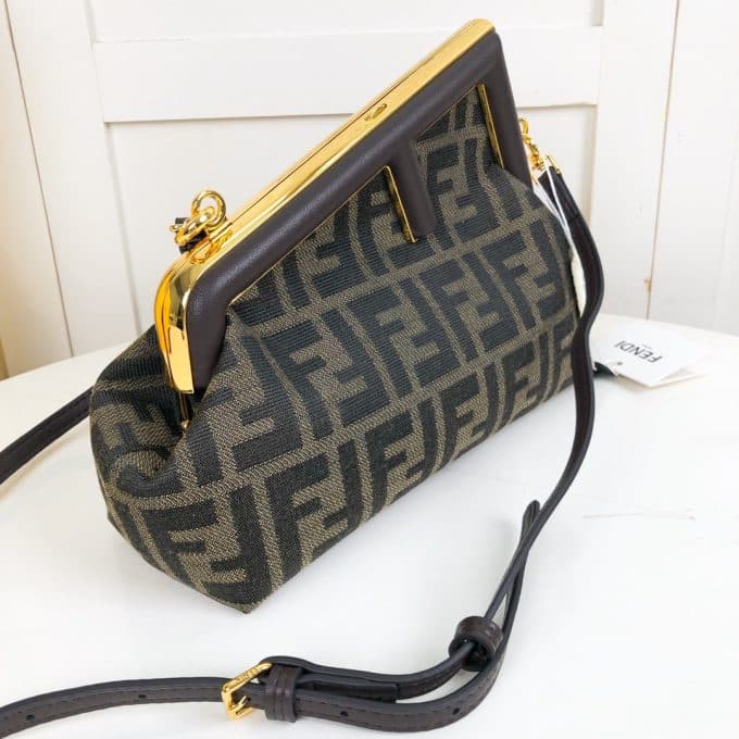 フェンディバッグコピー 2022新品注目度NO.1 FENDI レディース ショルダーバッグ - 画像 (3)