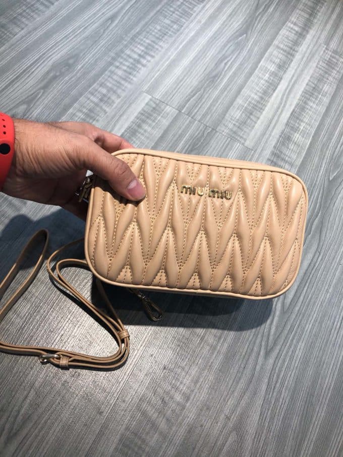 2019秋冬注目度NO.1ミュウミュウ(MIUMIU)☆ ショルダーバッグコピー☆特別価格にて販売!!アイテム続々追加中♪♪♪ - 画像 (3)