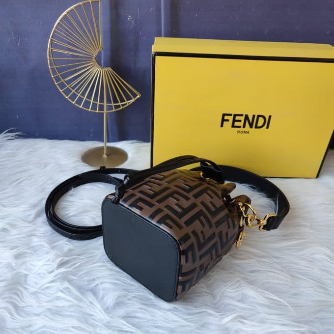フェンディバッグコピー 定番人気2022新品 FENDI レディース バケツバッグ - 画像 (3)