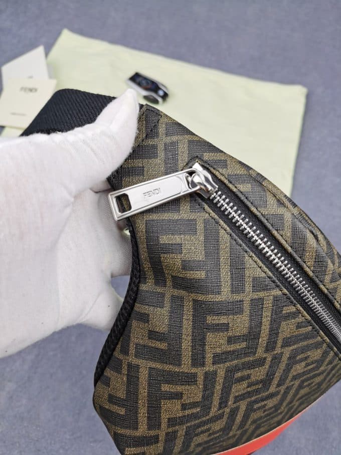 フェンディバッグコピー 定番人気2021新品 FENDI メンズ ボディバッグ - 画像 (5)