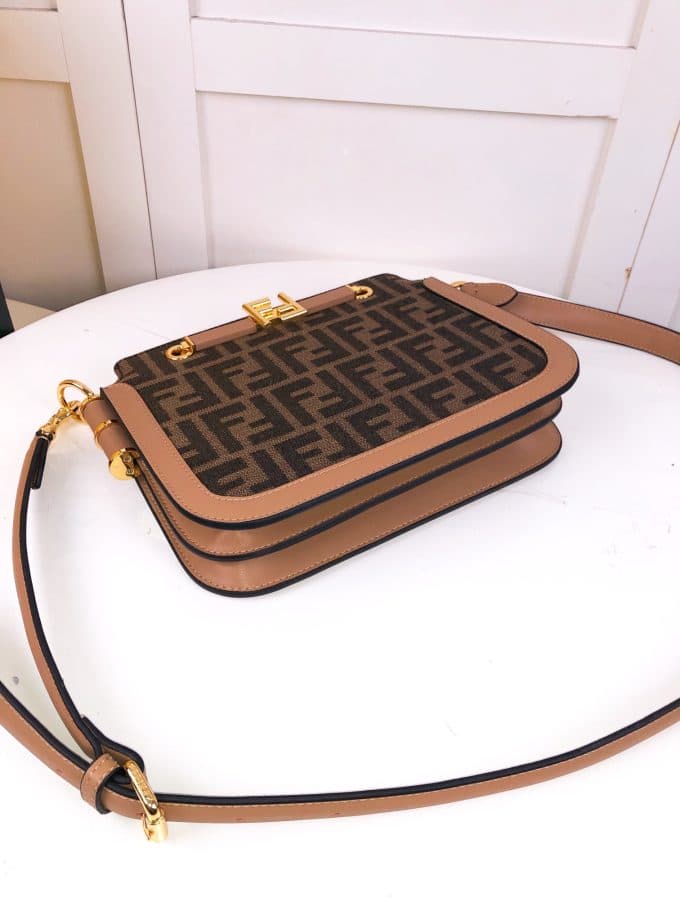 フェンディバッグコピー 2022新品注目度NO.1 FENDI レディース ショルダーバッグ - 画像 (5)