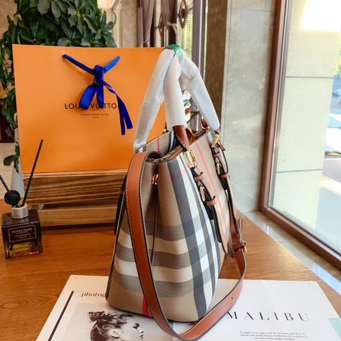 2019人気新作バーバリー(BURBERRY)☆レディース ハンドバックコピー☆どんなアイテムとも相性がいい！絶賛発売中！！ - 画像 (3)