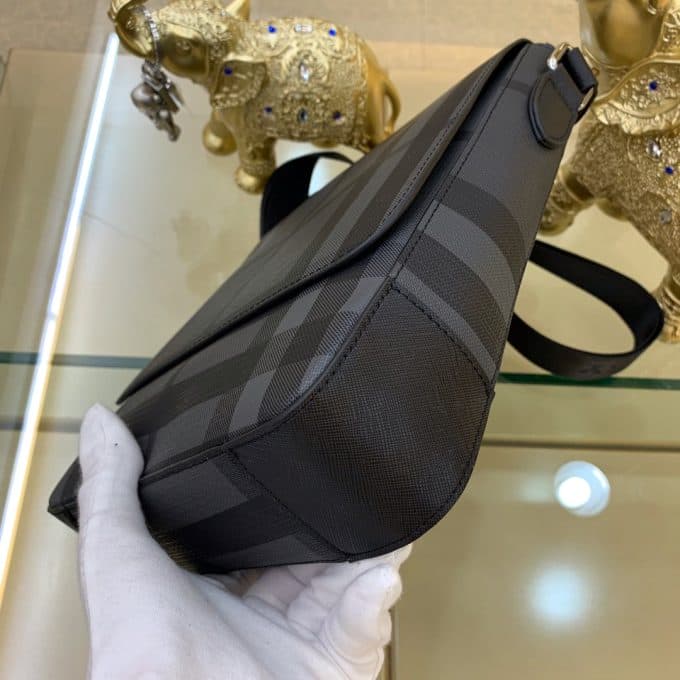 バーバリーバッグコピー 大人気2021新品 BURBERRY メンズ ショルダーバッグ - 画像 (5)