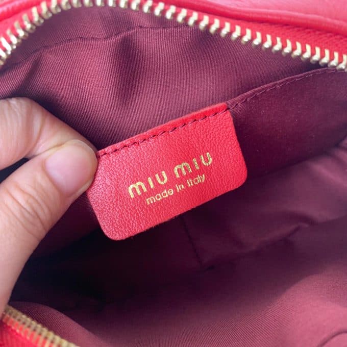 2019秋冬高品質ミュウミュウ(MIUMIU)☆ ショルダーバッグコピー☆気持ちの良い触り心地♪相性抜群！ - 画像 (9)